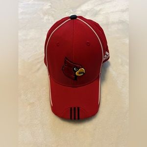 Adidas UofL Louisville Cardinals Sm/Med Red White Black Hat Cap